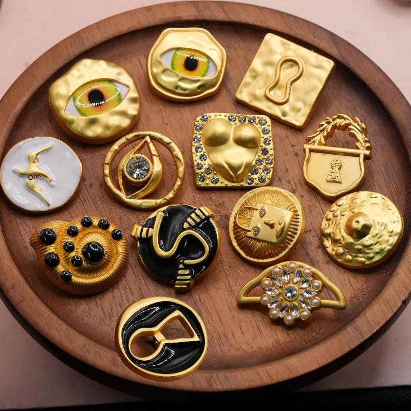 Vintage Collectible Buttons - Metalowe guziki w stylu vintage, artystyczne